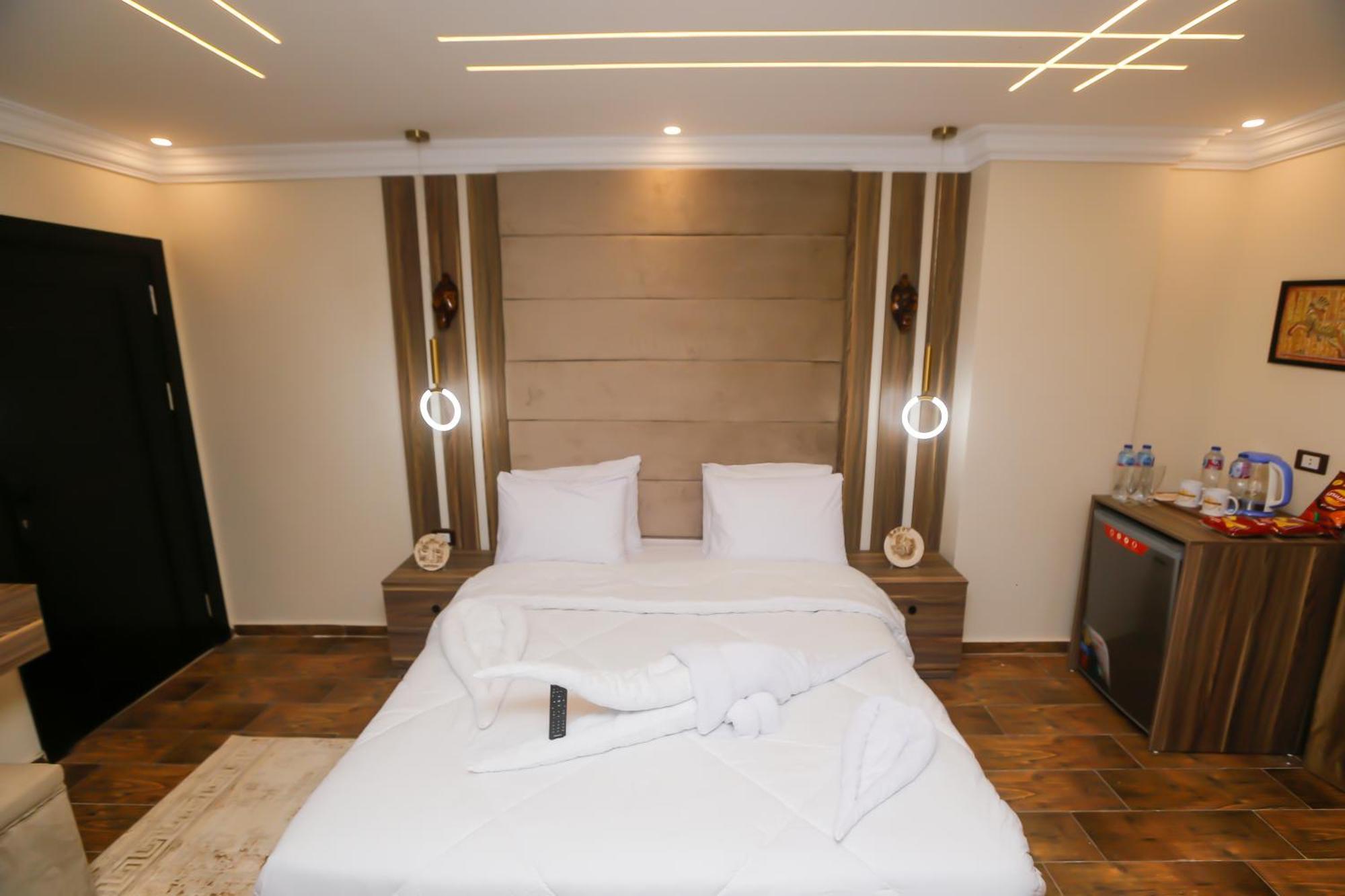 Imperial Pyramids Heights View Bed and Breakfast Nazlet el-Sîsi Exteriör bild