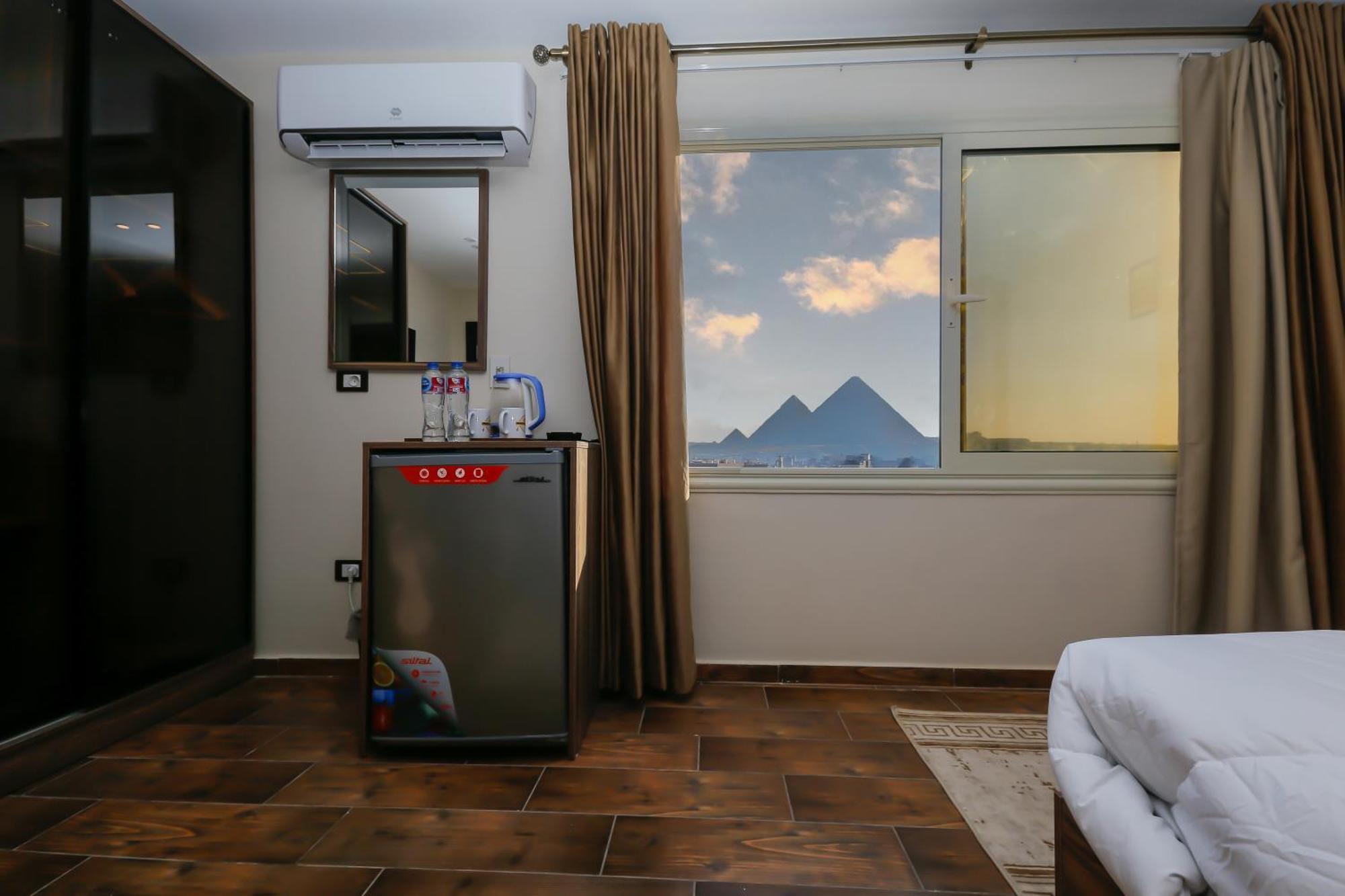 Imperial Pyramids Heights View Bed and Breakfast Nazlet el-Sîsi Exteriör bild